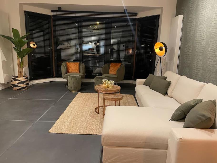 Ostend Chic, Luxe Loftstijl In Oostende Экстерьер фото